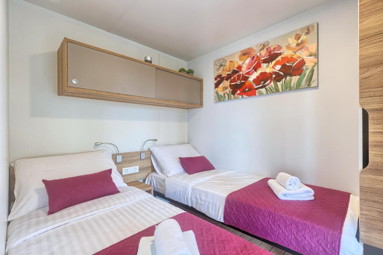 Total Escape Mobile Home Nera Camp Porton Biondi Rovinj Buitenkant foto