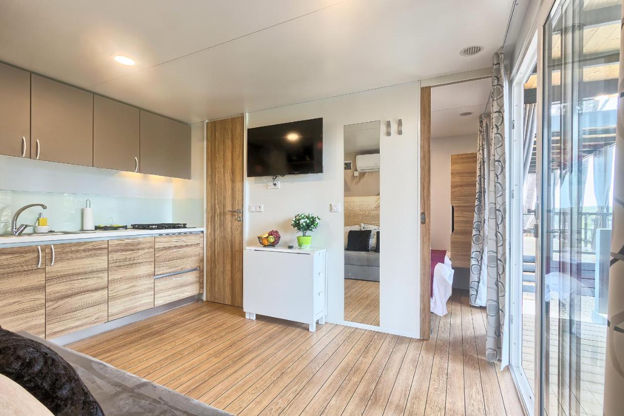 Total Escape Mobile Home Nera Camp Porton Biondi Rovinj Buitenkant foto